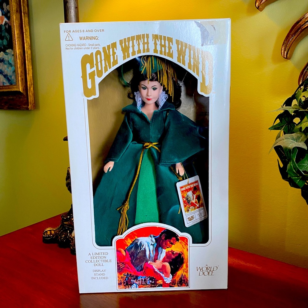 Scarlett in green dress, GWTW, collectible, w/ box